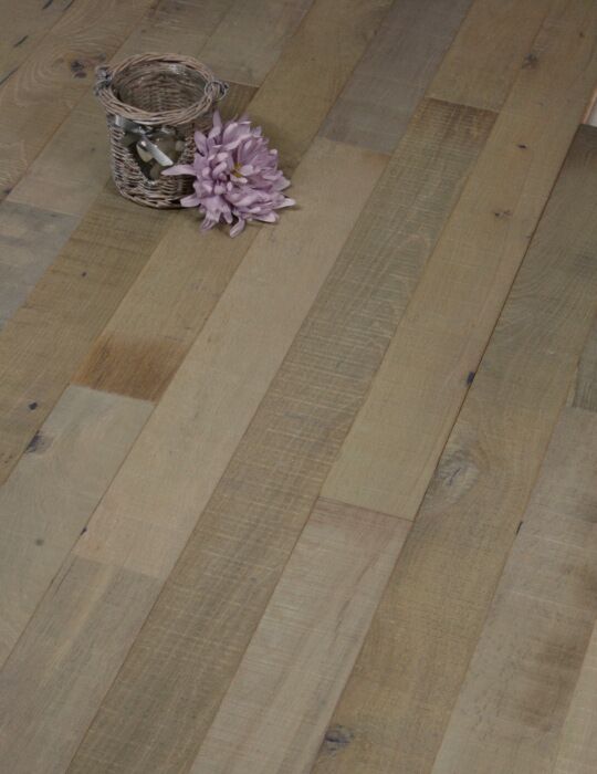 Reclaimed narrow wood floor