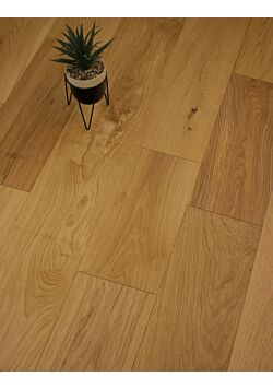 oak lacquered engineered board